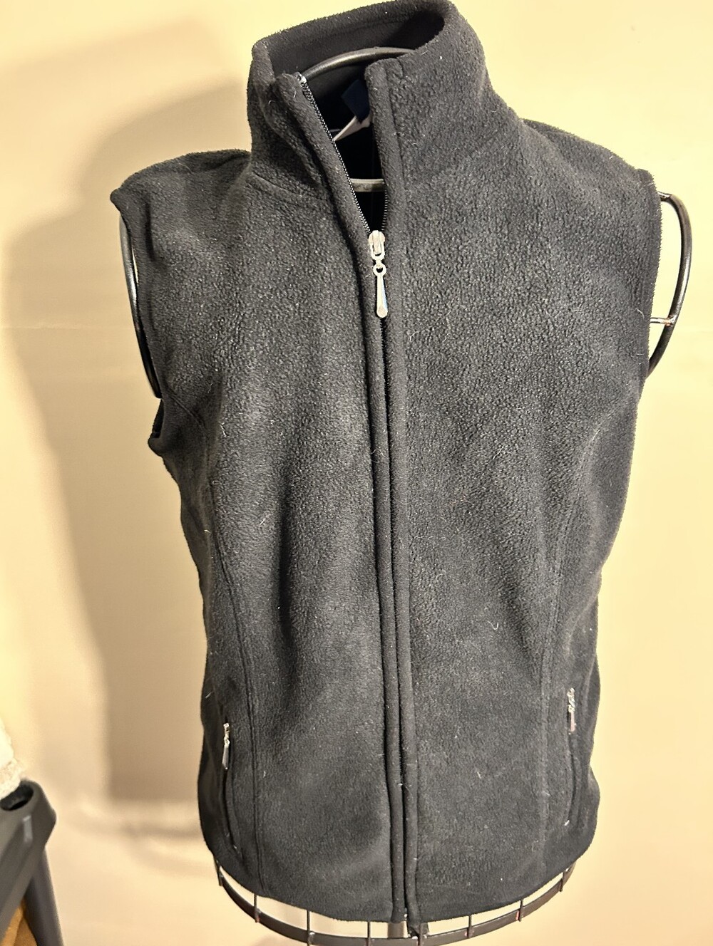 size small womens outdoor wear vest gorpcore black
